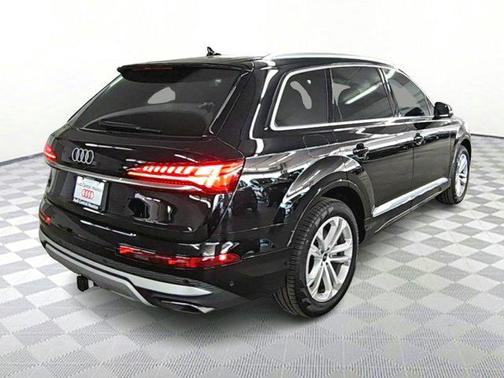 2025 Audi Q7 55 Premium Plus