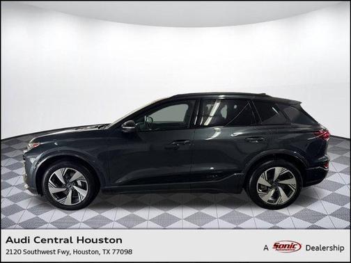 2025 Audi Q6 e-tron Prestige quattro