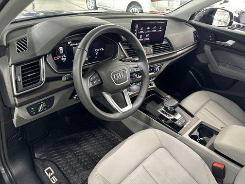 2025 Audi Q5 40 Premium