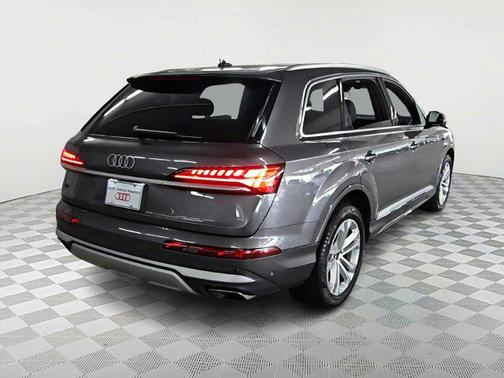 2025 Audi Q7 55 Premium Plus