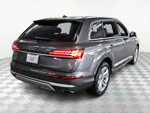 2025 Audi Q7 55 Premium Plus