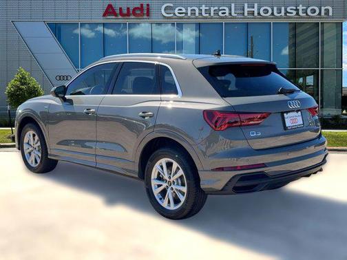 2025 Audi Q3 Premium 45 TFSI S line quattro Tiptronic