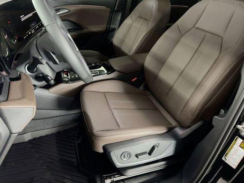 2025 Audi Q6 e-tron Premium quattro