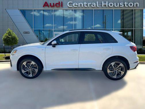 2025 Audi Q3 Premium 45 TFSI S line quattro Tiptronic