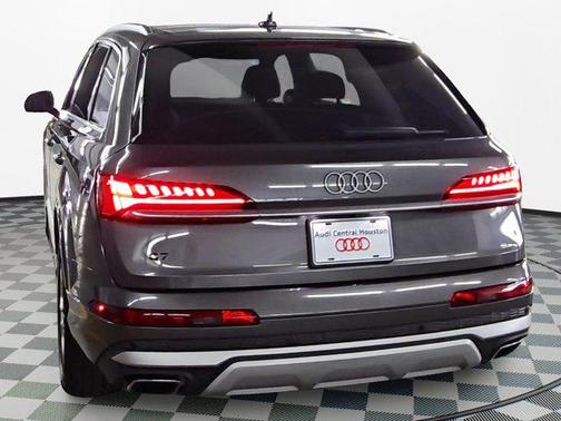 2025 Audi Q7 45 Premium