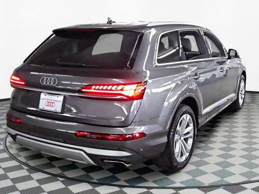 2025 Audi Q7 45 Premium