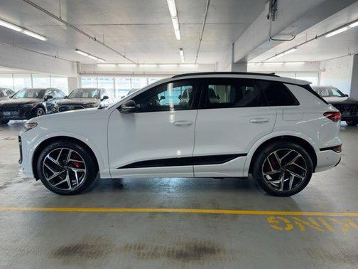 2025 Audi SQ6 e-tron Prestige quattro