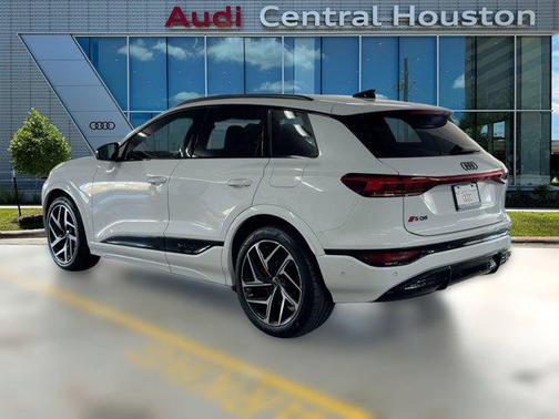 2025 Audi SQ6 e-tron Prestige quattro