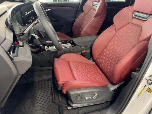 2025 Audi SQ6 e-tron Prestige quattro