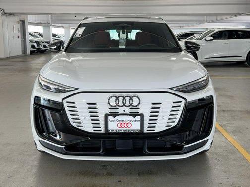 2025 Audi SQ6 e-tron Prestige quattro