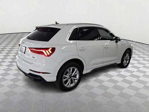 2025 Audi Q3 Premium 45 TFSI S line quattro Tiptronic
