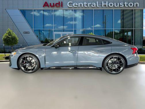 2026 Audi RS e-tron GT quattro