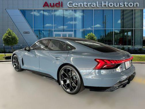 2026 Audi RS e-tron GT quattro