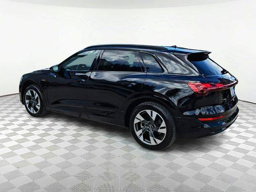 2021 Audi e-tron Premium