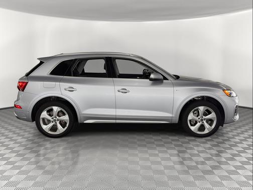 Florett Silver Metallic 2023 Audi Q5 45 S line Premium Plus