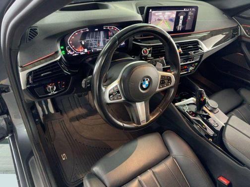 2022 BMW 540 i