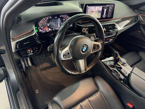 2022 BMW 540 i
