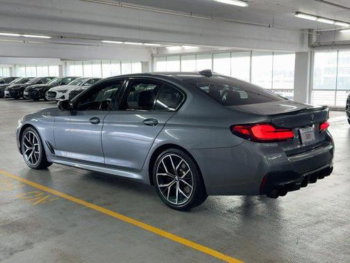 2022 BMW 540 i