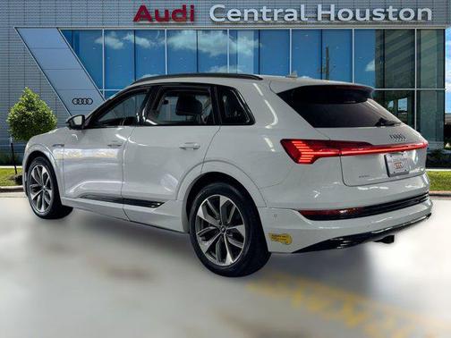 2021 Audi e-tron Premium Plus