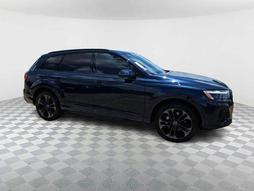 2025 Audi Q7 55 Premium Plus