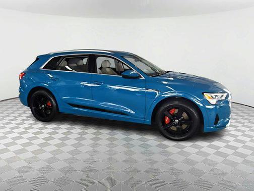 2019 Audi e-tron Premium Plus