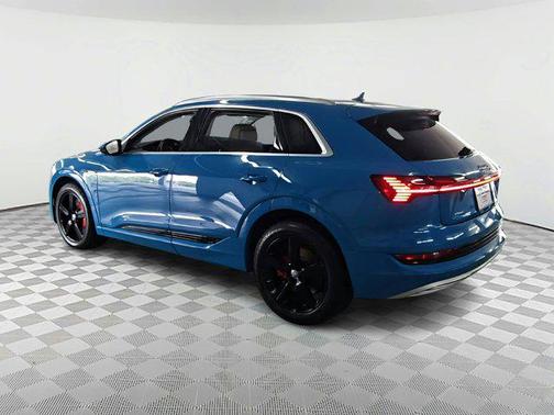 2019 Audi e-tron Premium Plus