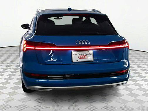 2019 Audi e-tron Premium Plus
