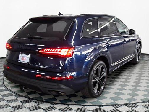2025 Audi Q7 55 Premium Plus