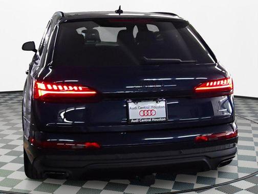 2025 Audi Q7 55 Premium Plus