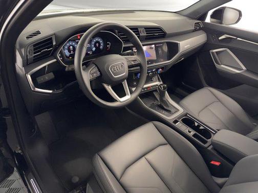 Mythos Black Metallic 2025 Audi Q3 Premium 45 TFSI S line quattro Tiptronic