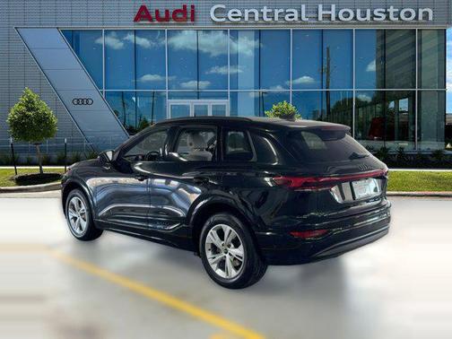 2025 Audi Q6 e-tron Premium