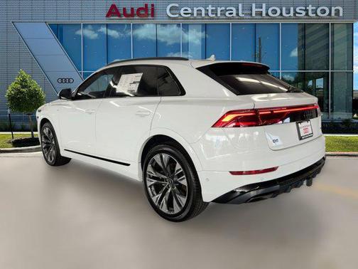 2025 Audi Q8 55 Premium Plus