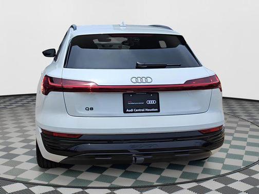 2024 Audi Q8 e-tron Premium Plus