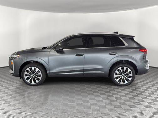 Daytona Gray Pearl Effect 2026 Audi Q3 TFSI quattro S tronic