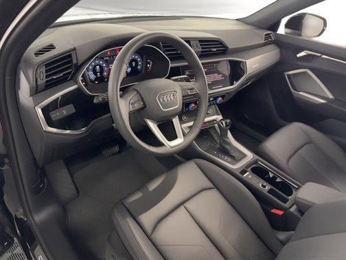 Mythos Black Metallic 2025 Audi Q3 Premium 45 TFSI S line quattro Tiptronic