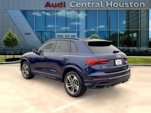 2025 Audi Q3 Premium 45 TFSI S line quattro Tiptronic