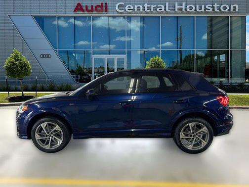 2025 Audi Q3 Premium 45 TFSI S line quattro Tiptronic