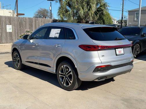 2025 Audi Q5 Premium TFSI quattro S tronic