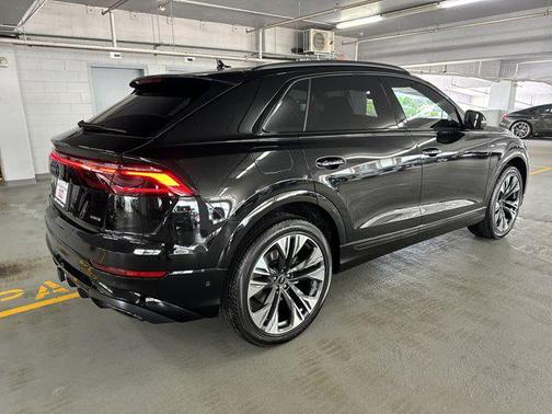 2025 Audi Q8 55 Premium Plus