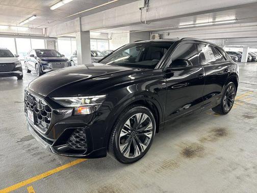 2025 Audi Q8 55 Premium Plus