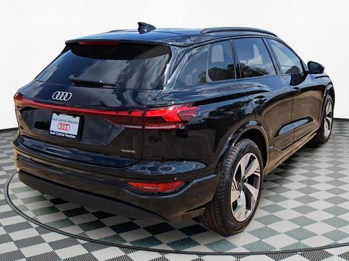 2025 Audi Q6 e-tron Premium Plus quattro