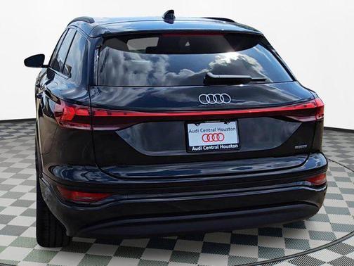 2025 Audi Q6 e-tron Premium Plus quattro