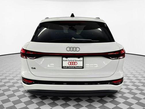 2025 Audi Q6 e-tron Premium