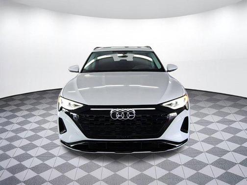 2024 Audi Q8 e-tron Prestige