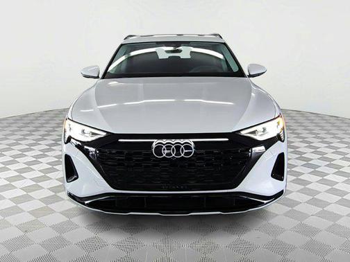 2024 Audi Q8 e-tron Prestige