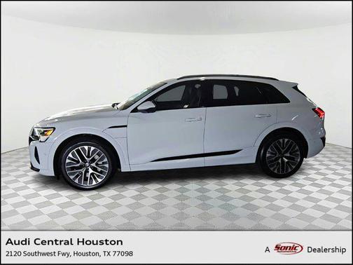 2024 Audi Q8 e-tron Prestige