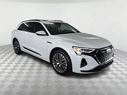 2024 Audi Q8 e-tron Prestige