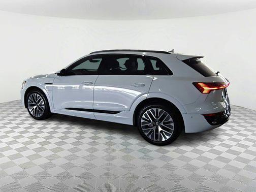 2024 Audi Q8 e-tron Prestige