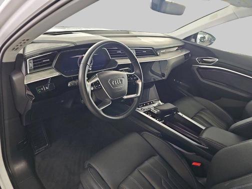 2024 Audi Q8 e-tron Prestige