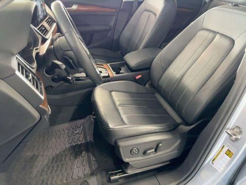 2023 Audi Q5 40 Premium Plus
